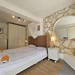 Apartment Barbara With Sea View Njivice