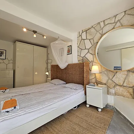 Apartment Barbara With Sea View Njivice