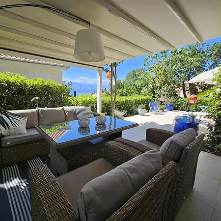 Appartement Barbara With Sea View Njivice