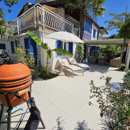 Appartement Barbara With Sea View Njivice